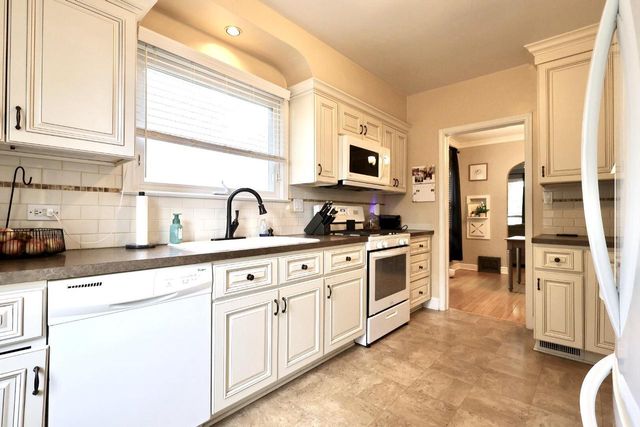 6309 40th AVENUE, Kenosha, WI 53142