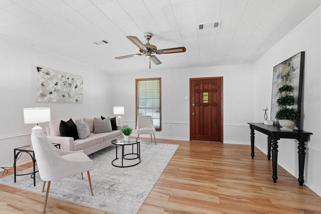 42300 Cannon Rd, Gonzales, LA 70737
