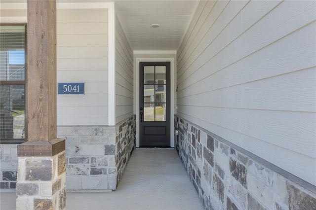 5041 Mooney Falls Drive, Bryan, TX 77802