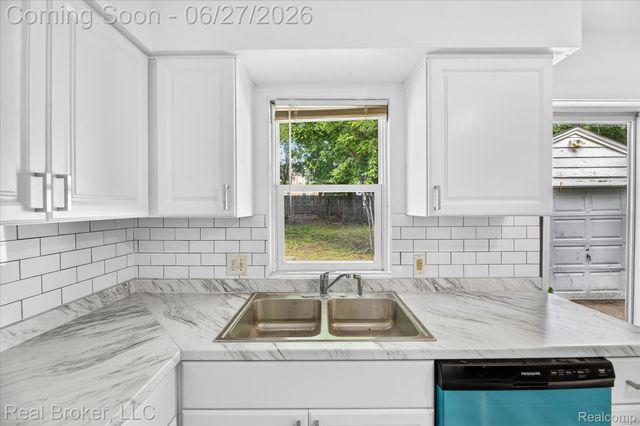 602 S Meade Street, Flint, MI 48503