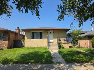 14104 S bensley Avenue, Burnham, IL 60633