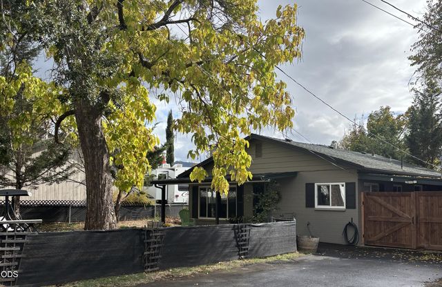 1029 NE Madrone Street, Grants Pass, OR 97526