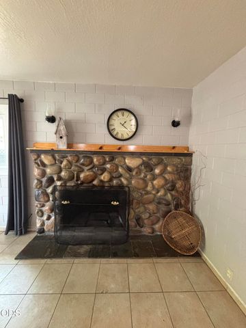 1029 NE Madrone Street, Grants Pass, OR 97526