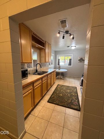 1029 NE Madrone Street, Grants Pass, OR 97526