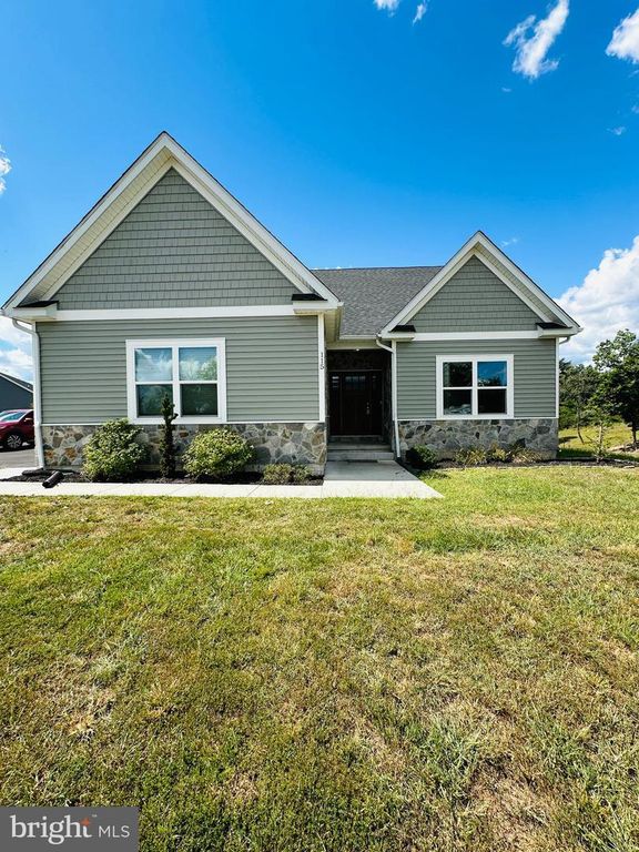 115 MAGENTA LN, Martinsburg, WV 25405