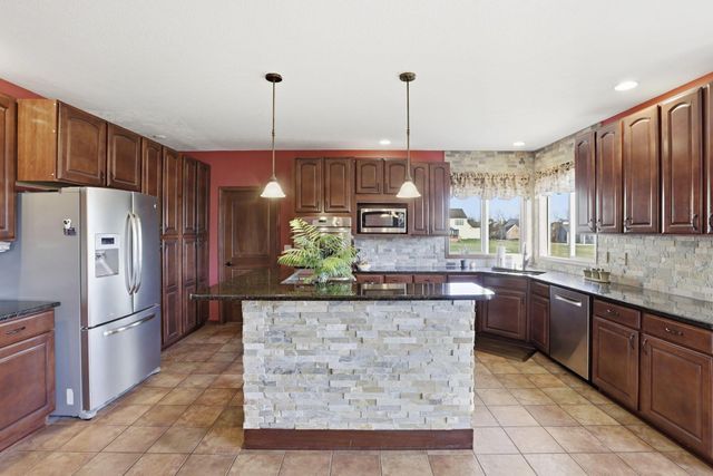 8921 Laurel Way, Pickerington, OH 43147