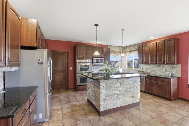 8921 Laurel Way, Pickerington, OH 43147