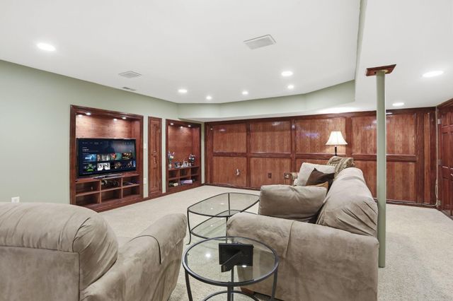 8921 Laurel Way, Pickerington, OH 43147