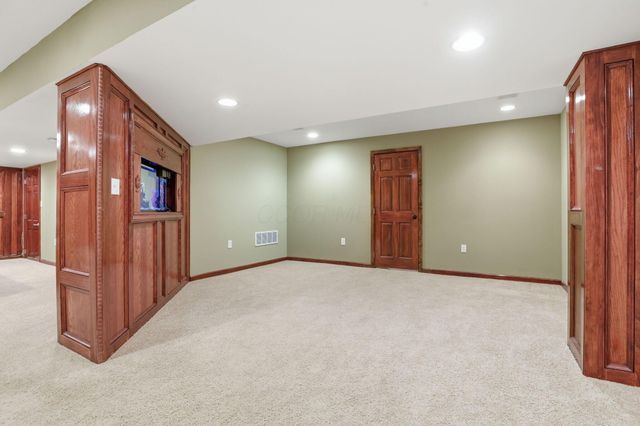 8921 Laurel Way, Pickerington, OH 43147