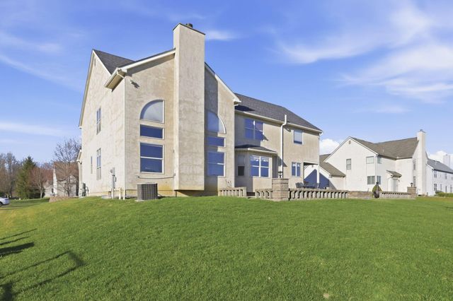 8921 Laurel Way, Pickerington, OH 43147