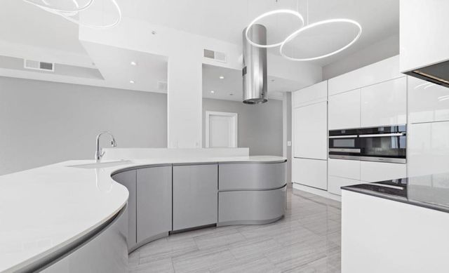 3333 Allen Pkwy 1506, Houston, TX 77019