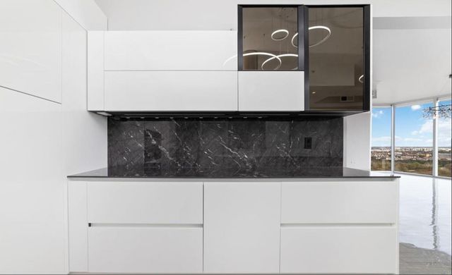 3333 Allen Pkwy 1506, Houston, TX 77019