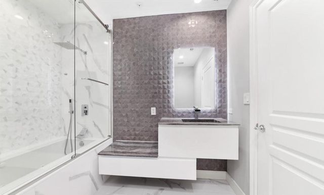 3333 Allen Pkwy 1506, Houston, TX 77019