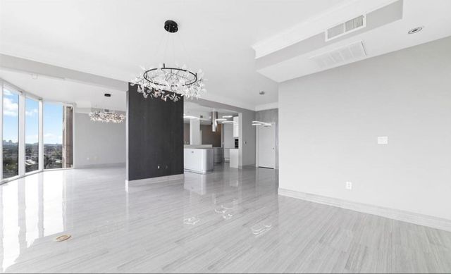 3333 Allen Pkwy 1506, Houston, TX 77019