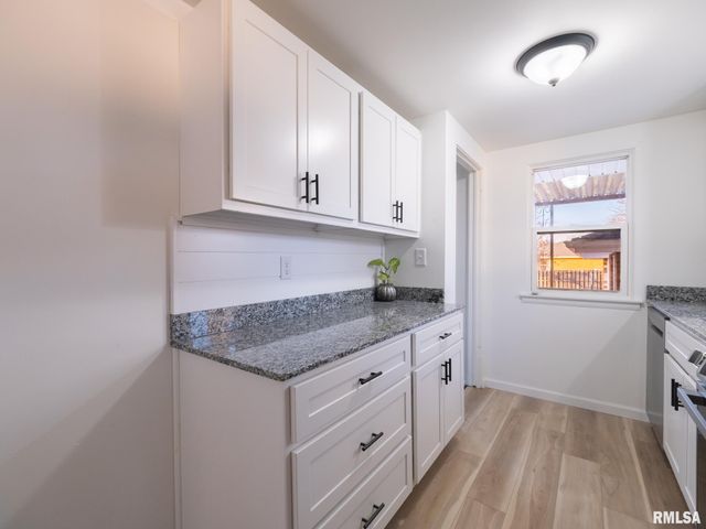 208 ELMHURST Avenue, Washington, IL 61570