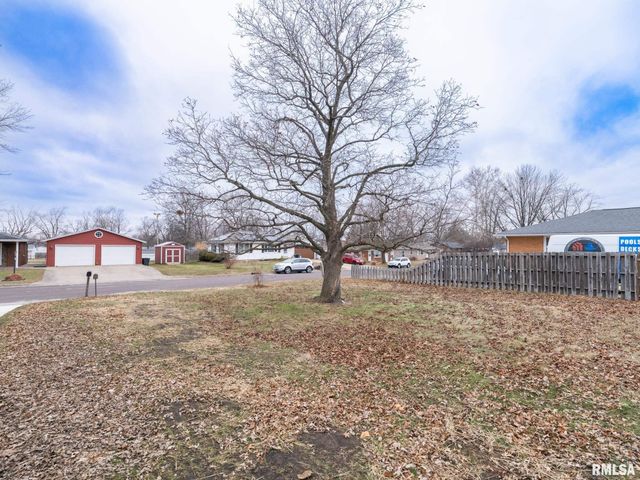 208 ELMHURST Avenue, Washington, IL 61570