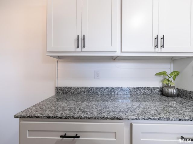 208 ELMHURST Avenue, Washington, IL 61570