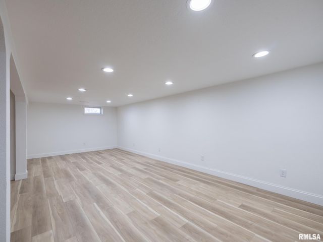 208 ELMHURST Avenue, Washington, IL 61570