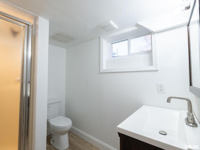 208 ELMHURST Avenue, Washington, IL 61570