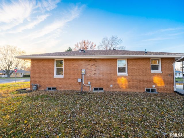 208 ELMHURST Avenue, Washington, IL 61570