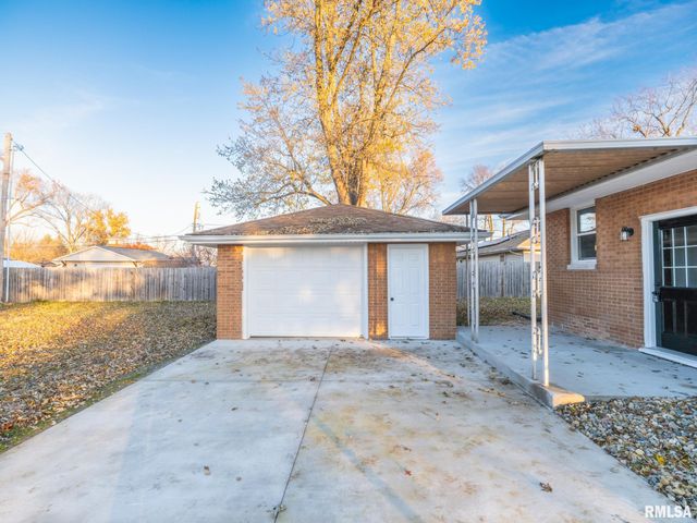 208 ELMHURST Avenue, Washington, IL 61570