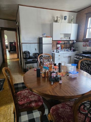 1465 N Kedvale Avenue, Chicago, IL 60651