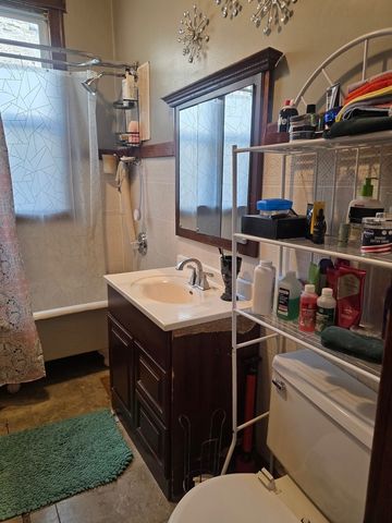 1465 N Kedvale Avenue, Chicago, IL 60651