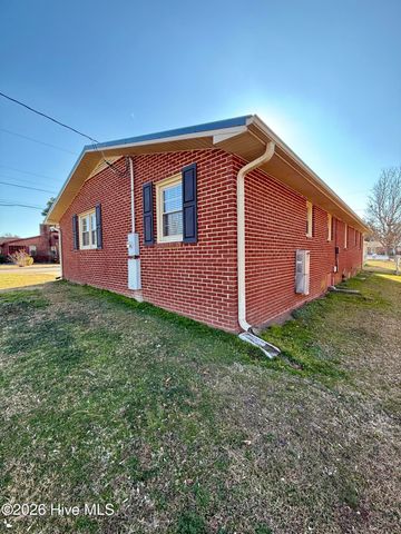 200 First Street, Williamston, NC 27892