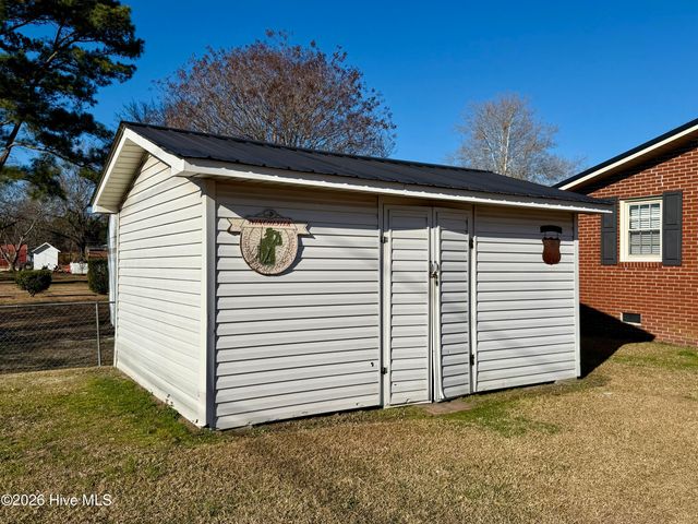 200 First Street, Williamston, NC 27892