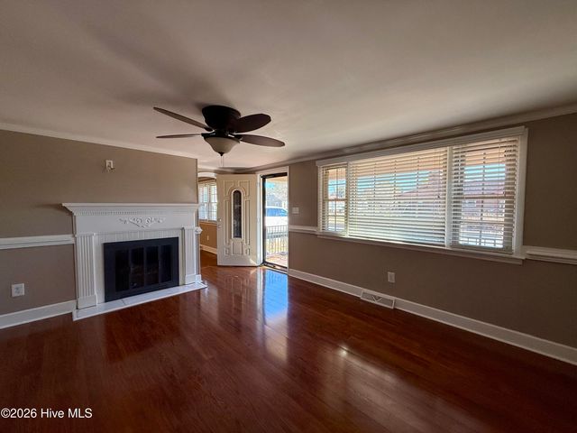 200 First Street, Williamston, NC 27892