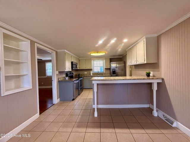 200 First Street, Williamston, NC 27892