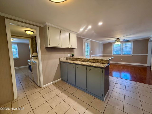 200 First Street, Williamston, NC 27892