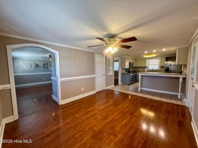 200 First Street, Williamston, NC 27892