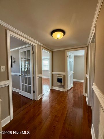 200 First Street, Williamston, NC 27892