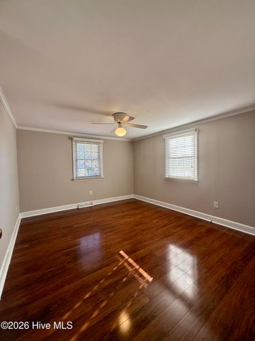 200 First Street, Williamston, NC 27892