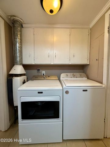 200 First Street, Williamston, NC 27892