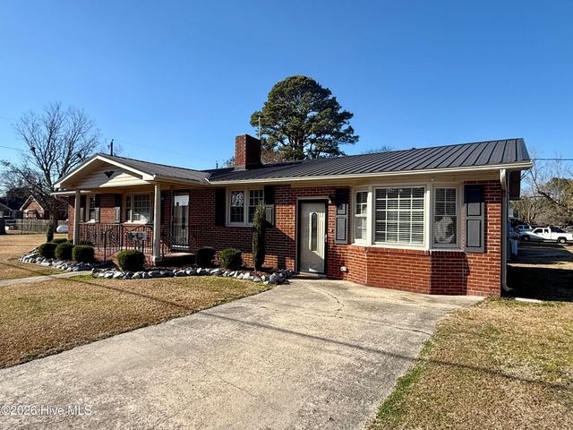 200 First Street, Williamston, NC 27892