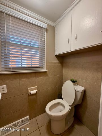 200 First Street, Williamston, NC 27892