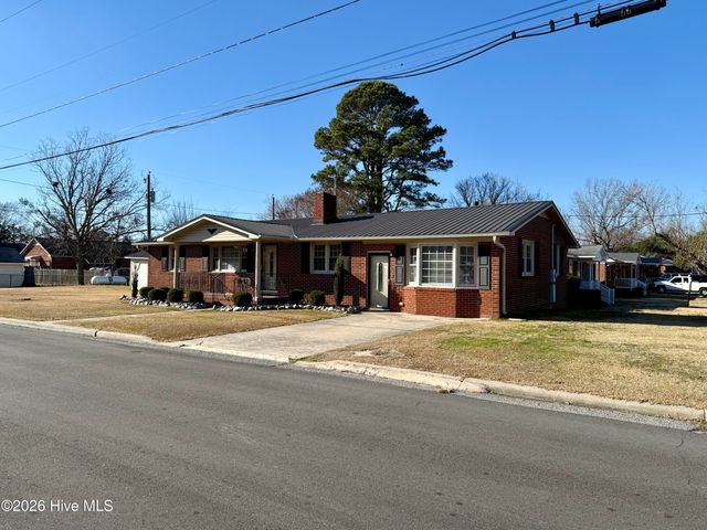 200 First Street, Williamston, NC 27892