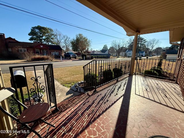 200 First Street, Williamston, NC 27892