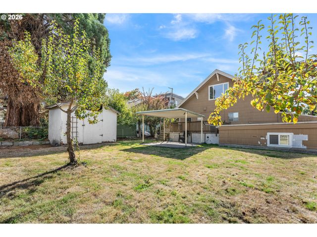 906 Ne 24TH Ave, Portland, OR 97232