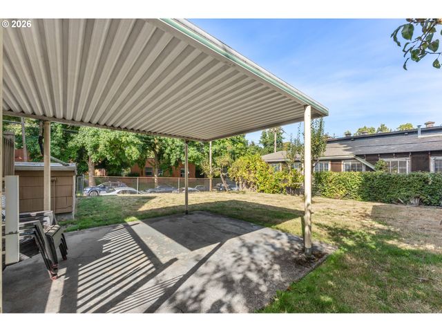 906 Ne 24TH Ave, Portland, OR 97232