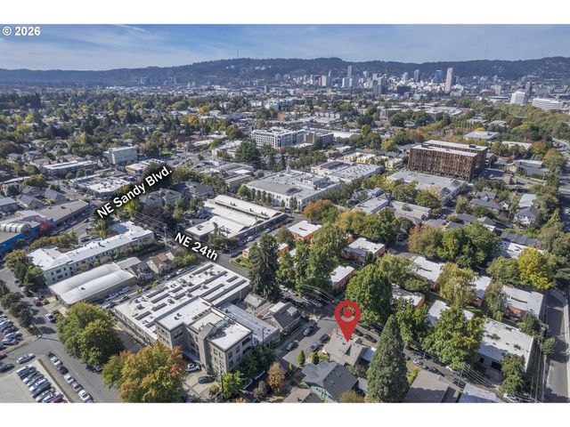 906 Ne 24TH Ave, Portland, OR 97232