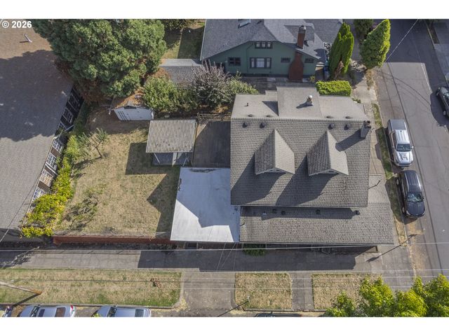 906 Ne 24TH Ave, Portland, OR 97232