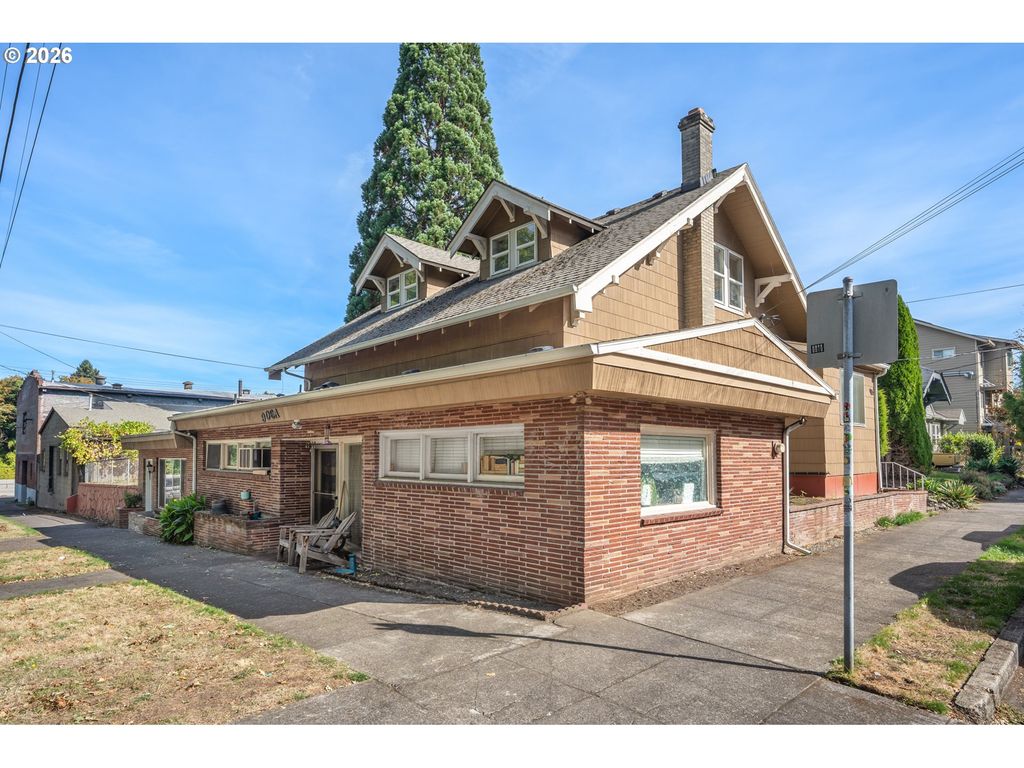 906 Ne 24TH Ave, Portland, OR 97232