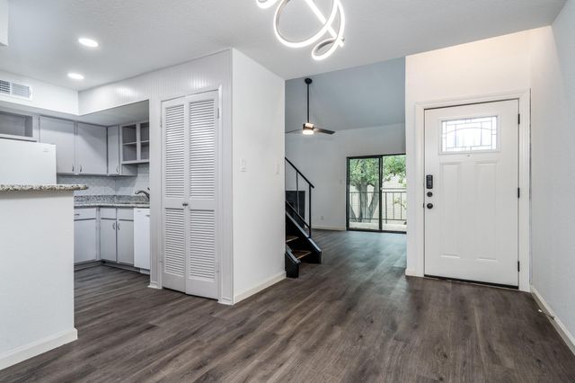 10811 Richmond Ave 109, Houston, TX 77042