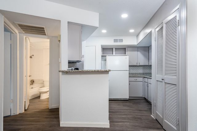 10811 Richmond Ave 109, Houston, TX 77042