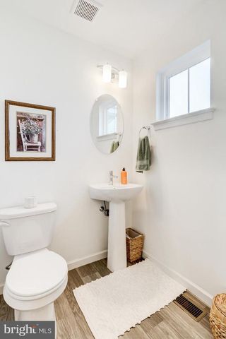 14 SOUTHSIDE DR, Willow Street, PA 17584