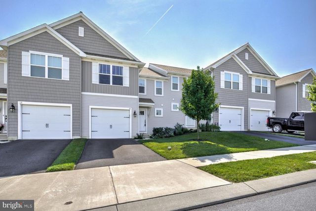 14 SOUTHSIDE DR, Willow Street, PA 17584