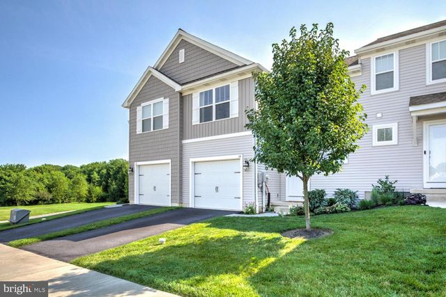 14 SOUTHSIDE DR, Willow Street, PA 17584